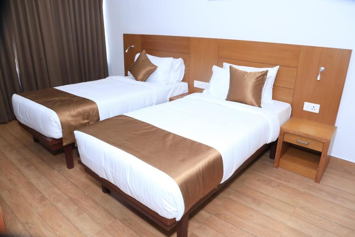 Hotel Panchavady Tiruvalla Εξωτερικό φωτογραφία