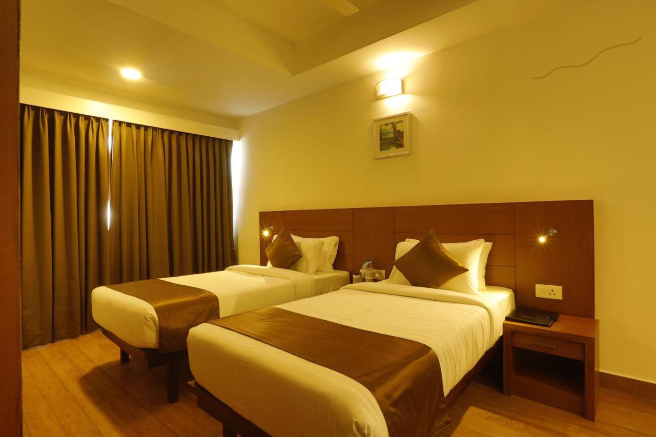 Hotel Panchavady Tiruvalla Εξωτερικό φωτογραφία