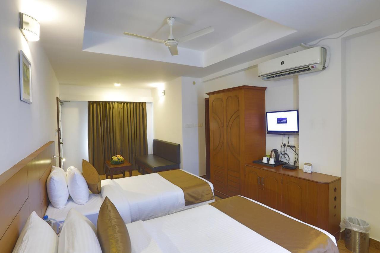 Hotel Panchavady Tiruvalla Εξωτερικό φωτογραφία