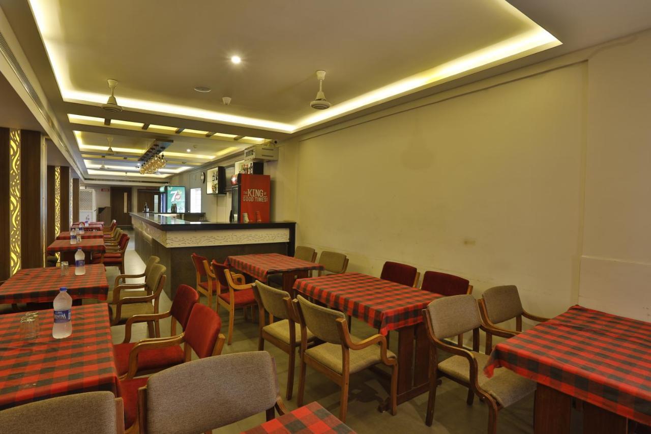 Hotel Panchavady Tiruvalla Εξωτερικό φωτογραφία